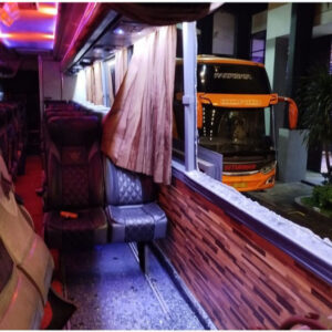 Bus Persik Kediri Dihujani Batu Oknum Suporter Aremania Pasca Laga di Kanjuruhan, Pelatih Terluka