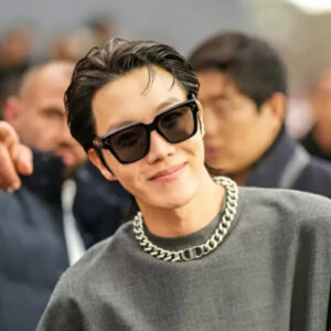 Heboh J-Hope Asyik Ngopi di Cafe usai Manggung di Jakarta, Bawa Oleh-Oleh Kopi Indonesia