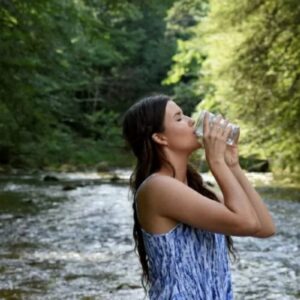 Kapan waktu terbaik minum air putih? Ini penjelasannya