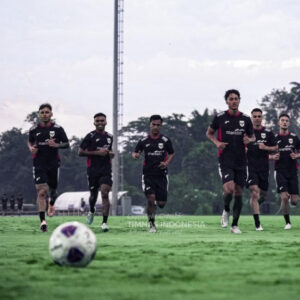 Kluivert Matangkan Taktik Bola Mati, Bagaimana Kans Garuda?