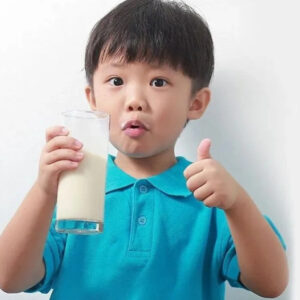 Viral Anjuran Anak Konsumsi Susu 2 Liter per Hari, Dokter Sebut Tidak Masuk Akal